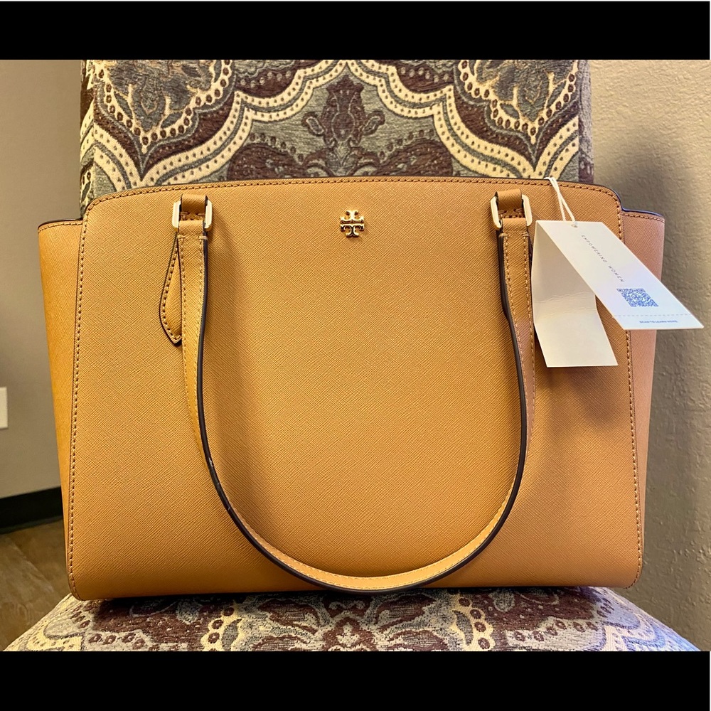 Tory Burch purse. Used a couple of times. I excellent used condition